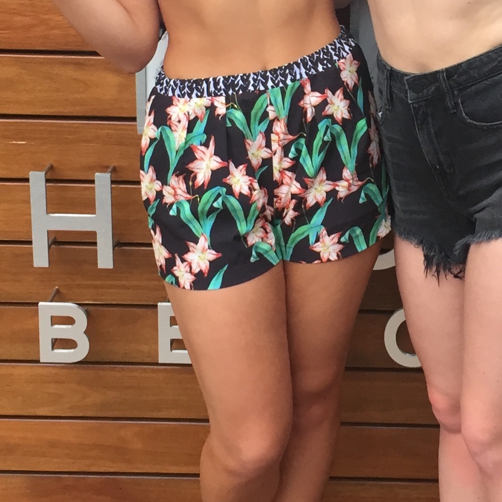 CLOVER CANYON PATTERN SHORTS - Picture 2 of 3